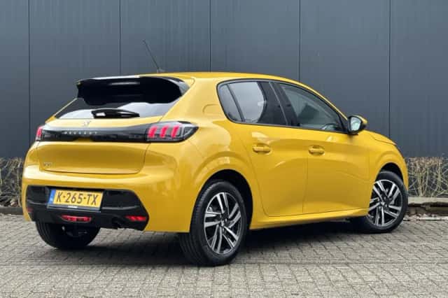 Peugeot 208 (2021) thumbnail 3