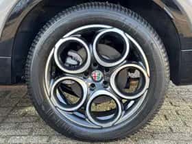 Alfa Romeo Tonale (2023) thumbnail 7