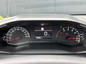 Peugeot 208 (2023) thumbnail 17