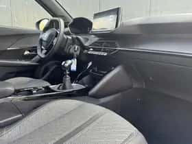 Peugeot 2008 (2025) thumbnail 7