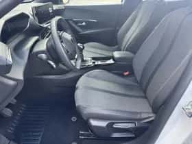 Peugeot 2008 (2025) thumbnail 9
