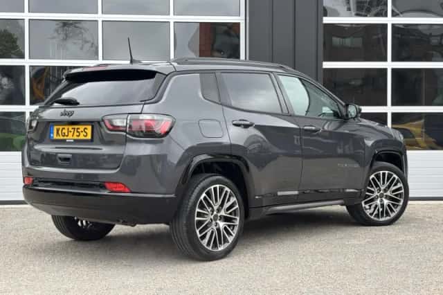 Jeep Compass (2025) thumbnail 3