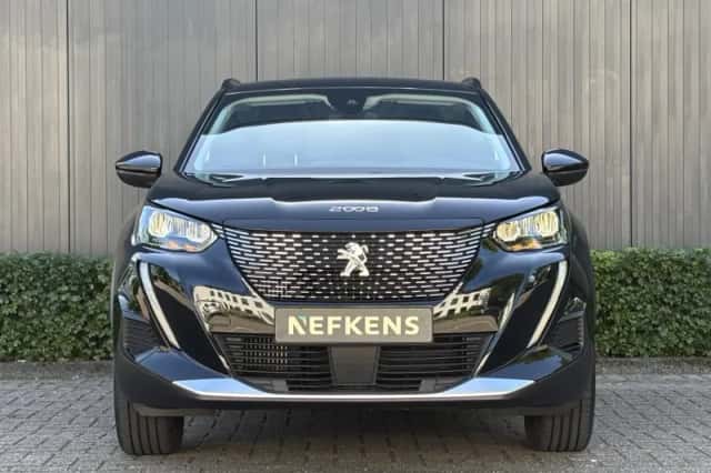 Peugeot 2008 (2022) thumbnail 2