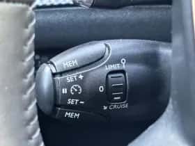 Peugeot 2008 (2022) thumbnail 21