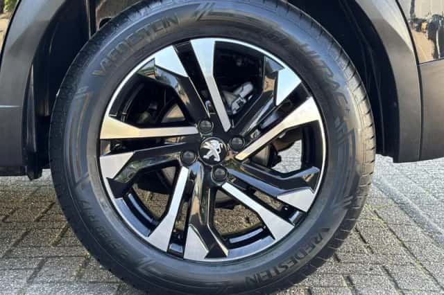 Peugeot 2008 (2022) thumbnail 6