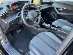 Peugeot 2008 (2022) thumbnail 10