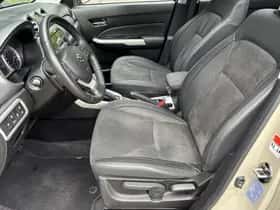 Suzuki Vitara (2017) thumbnail 12