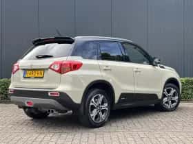 Suzuki Vitara (2017) thumbnail 3