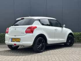 Suzuki Swift (2021) thumbnail 3