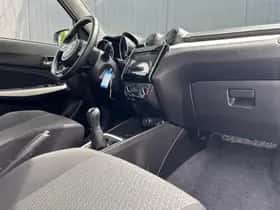 Suzuki Swift (2021) thumbnail 7