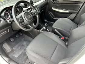 Suzuki Swift (2021) thumbnail 10