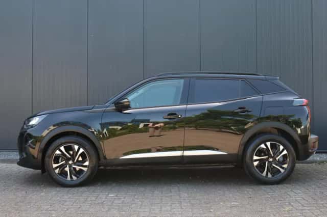Peugeot 2008 (2022) thumbnail 3
