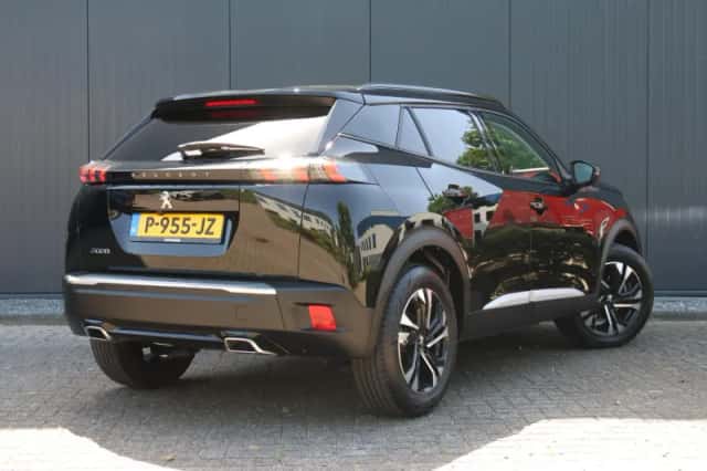 Peugeot 2008 (2022) thumbnail 5