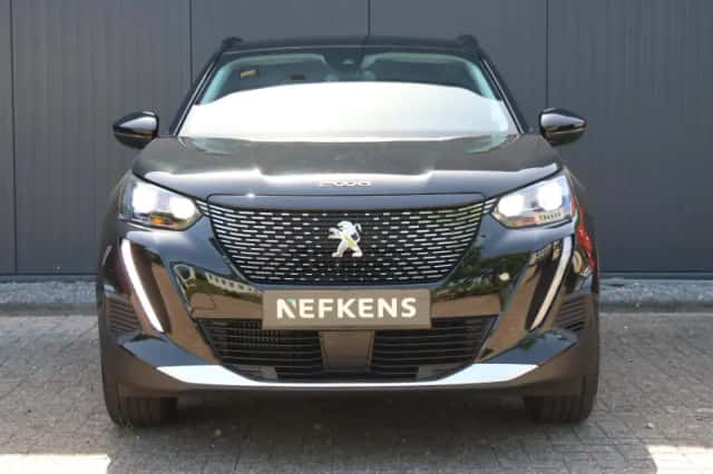 Peugeot 2008 (2022) thumbnail 2
