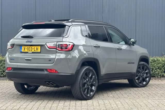 Jeep Compass (2021) thumbnail 3
