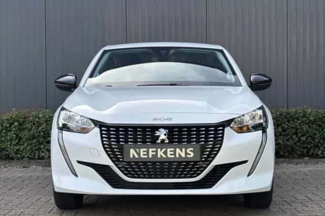 Peugeot 208 (2022) thumbnail 2