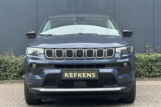 Jeep Compass (2024) thumbnail 2