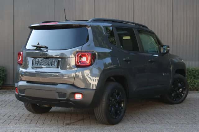 Jeep Renegade (2025) thumbnail 6