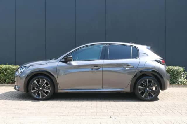 Peugeot 208 (2022) thumbnail 3
