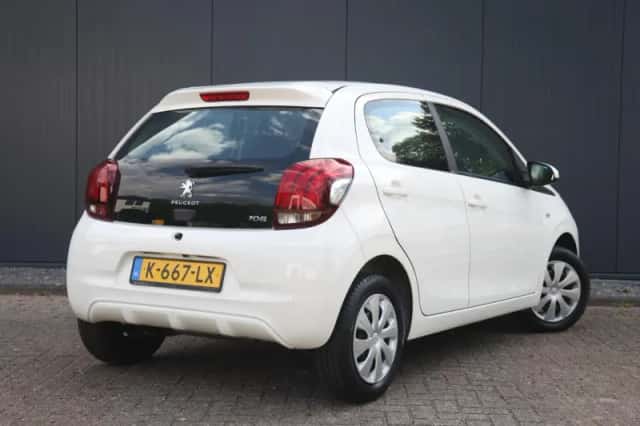 Peugeot 108 (2021) thumbnail 3