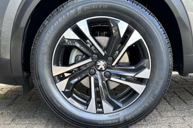 Peugeot 2008 (2022) thumbnail 6