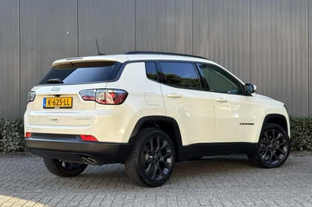 Jeep Compass (2021) thumbnail 3