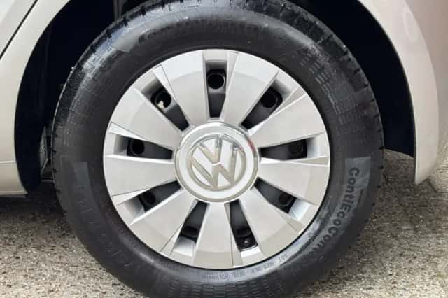 Volkswagen Up! (2018) thumbnail 6