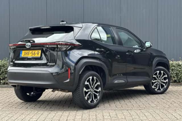 Toyota Yaris Cross (2024) thumbnail 3
