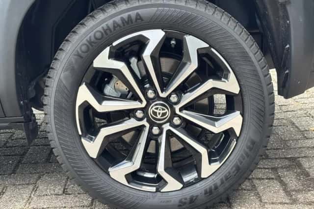 Toyota Yaris Cross (2024) thumbnail 6