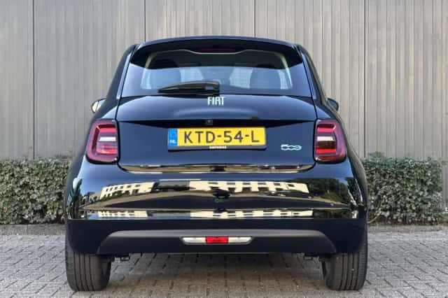 Fiat 500 (2023) thumbnail 6