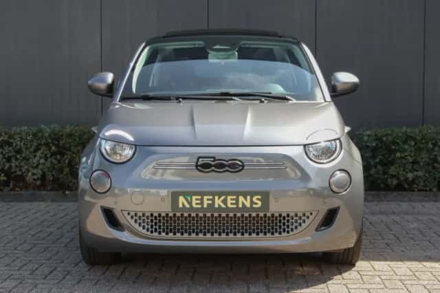Fiat 500C (2023) thumbnail 2