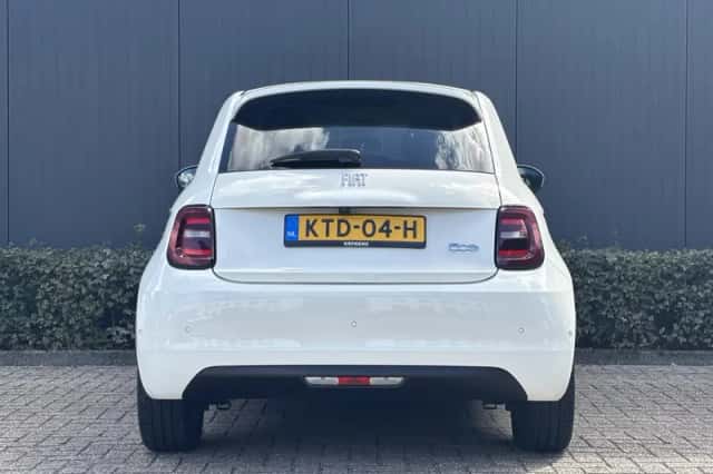 Fiat 500 (2023) thumbnail 6