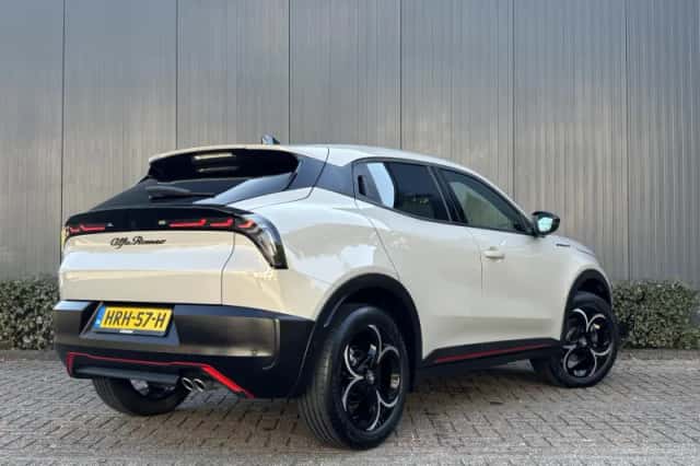 Alfa Romeo Junior (2025) thumbnail 3