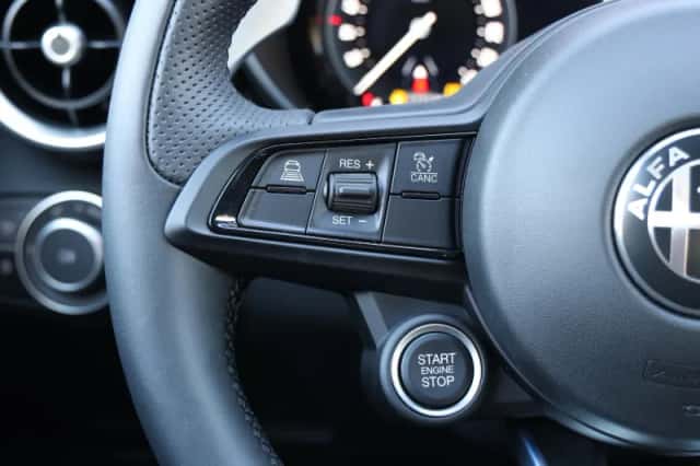 Alfa Romeo Giulia (2024) thumbnail 18
