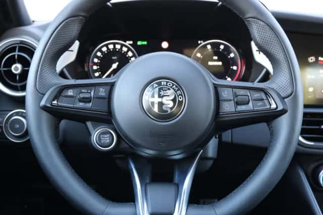 Alfa Romeo Giulia (2024) thumbnail 20