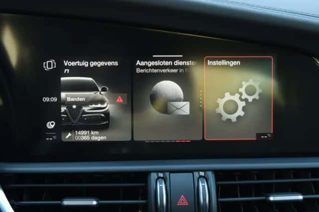 Alfa Romeo Giulia (2024) thumbnail 24
