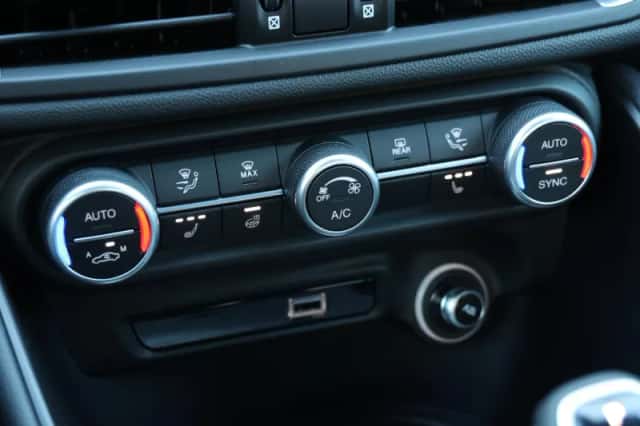 Alfa Romeo Giulia (2024) thumbnail 30