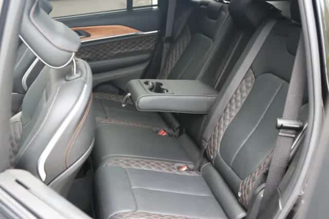 Jeep Grand Cherokee (2025) thumbnail 17