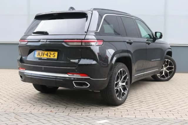 Jeep Grand Cherokee (2025) thumbnail 3