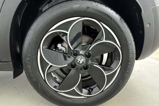 Alfa Romeo Junior (2025) thumbnail 9