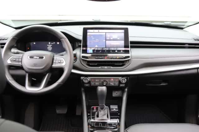 Jeep Compass (2024) thumbnail 16