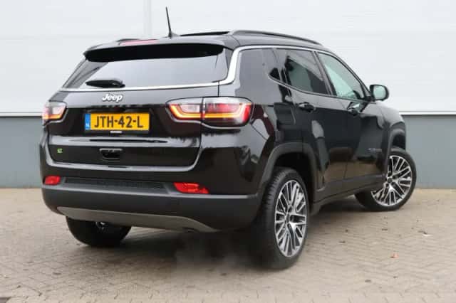 Jeep Compass (2024) thumbnail 3