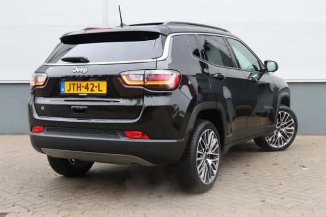 Jeep Compass (2024) thumbnail 3
