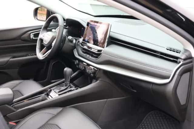 Jeep Compass (2024) thumbnail 10