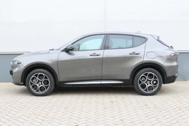 Alfa Romeo Tonale (2023) thumbnail 2