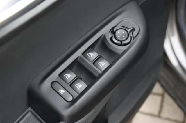Alfa Romeo Tonale (2023) thumbnail 24