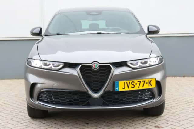 Alfa Romeo Tonale (2023) thumbnail 5