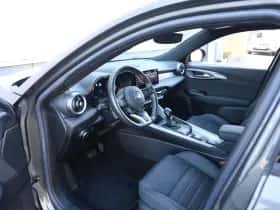 Alfa Romeo Tonale (2023) thumbnail 11