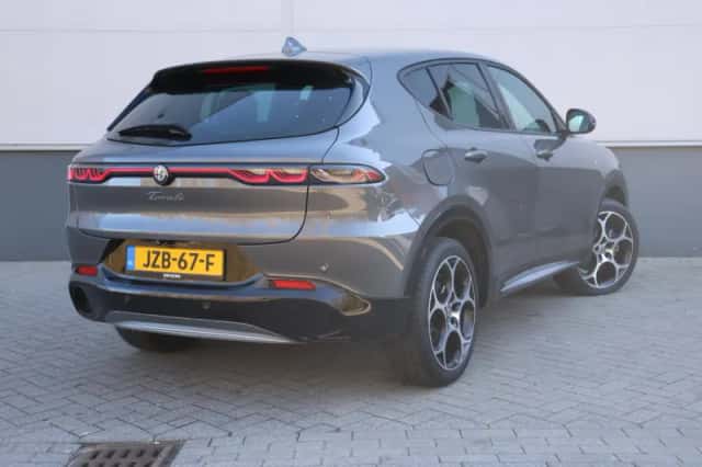 Alfa Romeo Tonale (2023) thumbnail 3