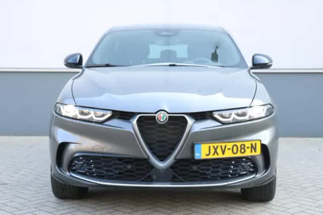 Alfa Romeo Tonale (2023) thumbnail 5
